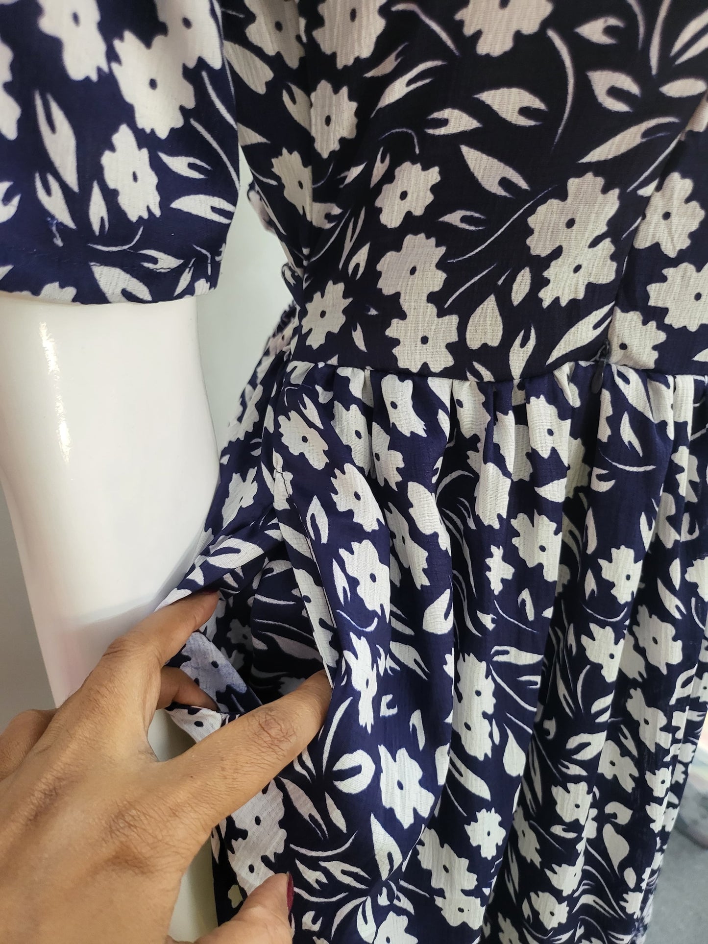 Delta crepe feeding Kurtis blu/ wht