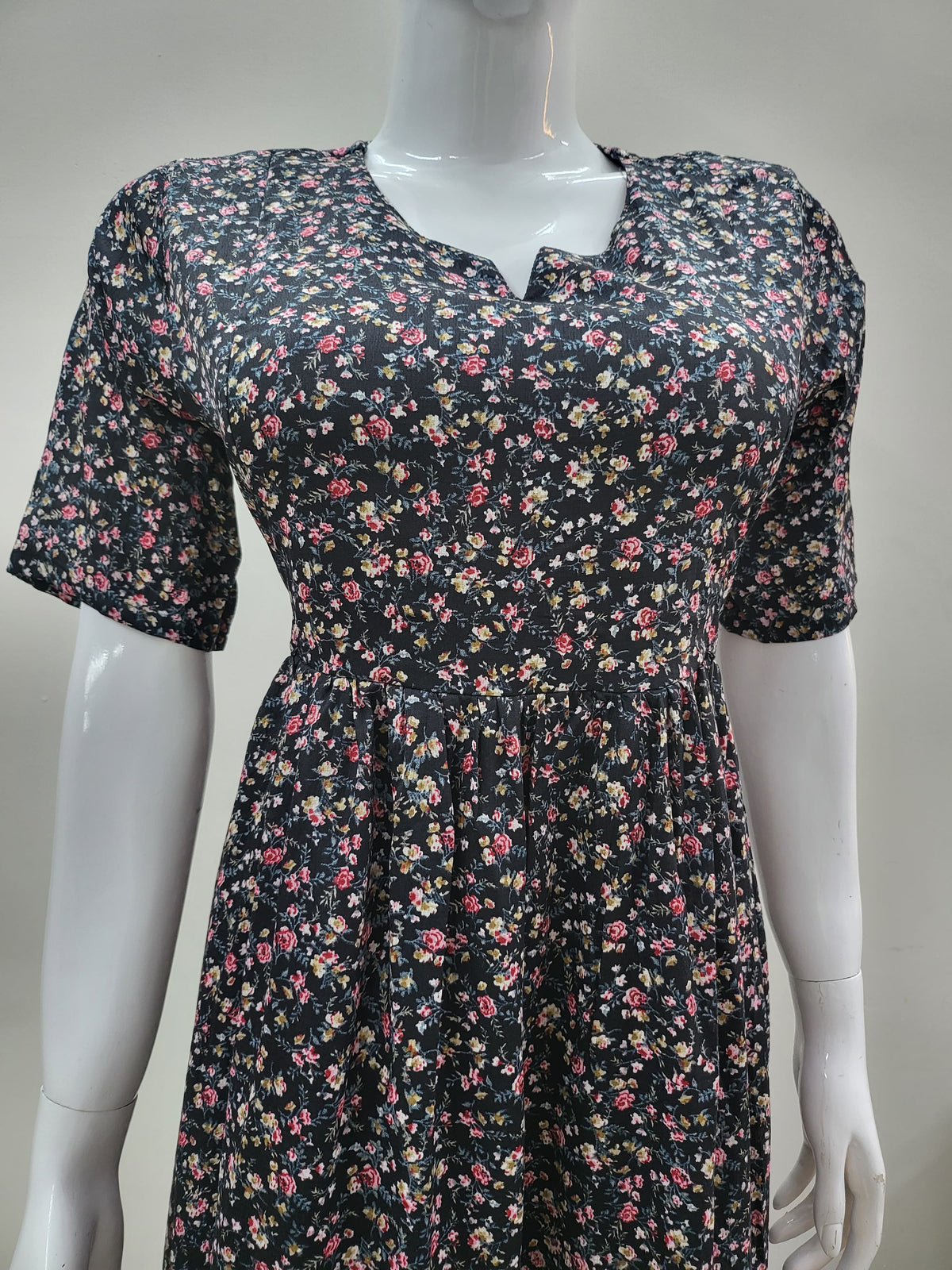 Delta crepe feeding Kurtis small blck