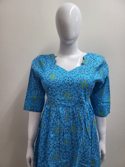 Feeding frock bluedots