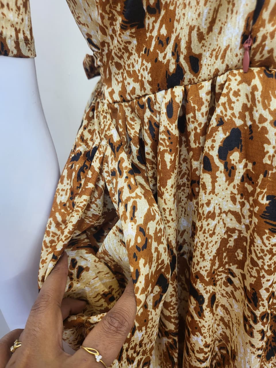 Delta crepe feeding Kurtis cream tiger