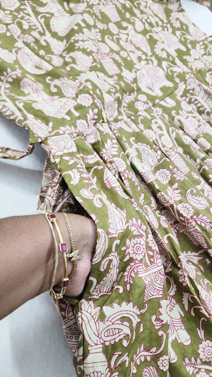 Kalamkaari print feeding kurtis mehndi