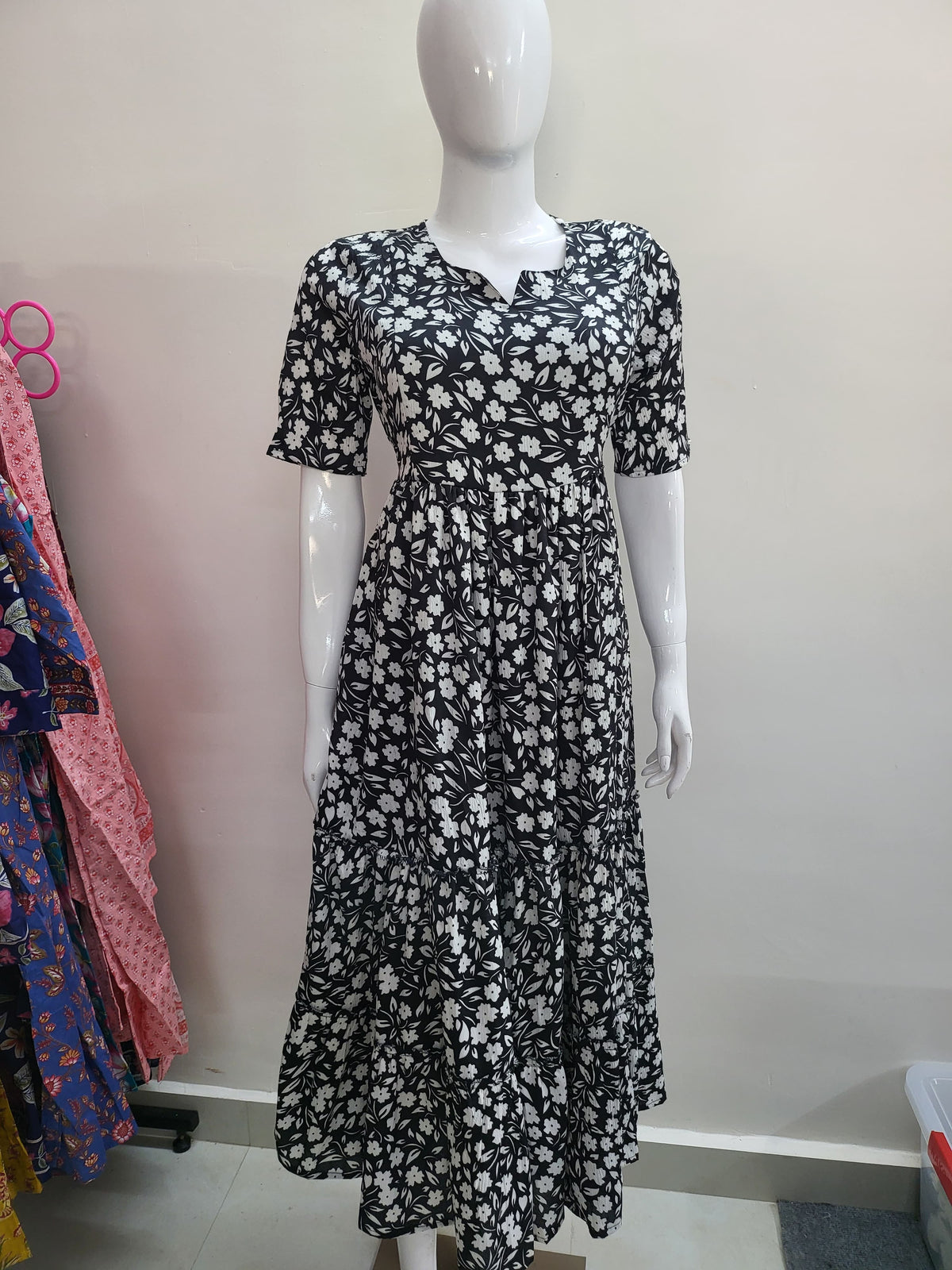 Delta crepe feeding Kurtis black