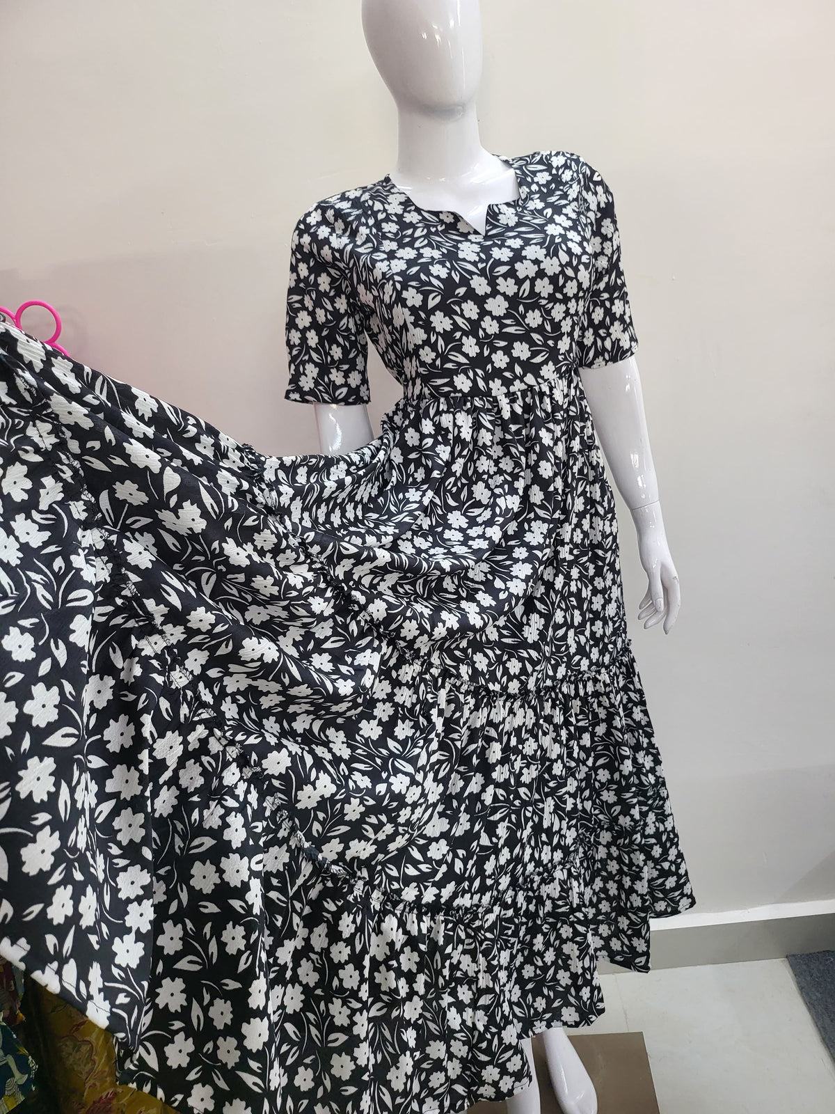 Delta crepe feeding Kurtis black