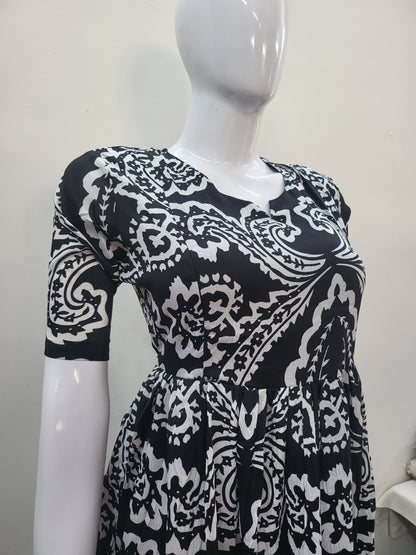 Deltacrepe feeding kurtis blcl/ wht