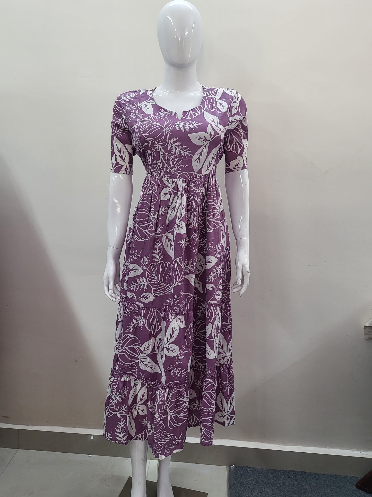 Deltacrepe feeding dresses lav