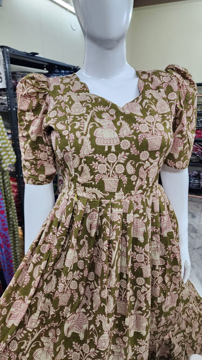 Kalamkaari print feeding kurtis mehndi