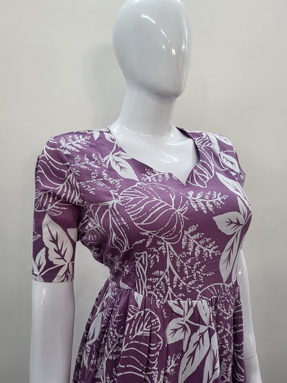 Deltacrepe feeding dresses lav