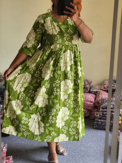 Feeding frock grn floral