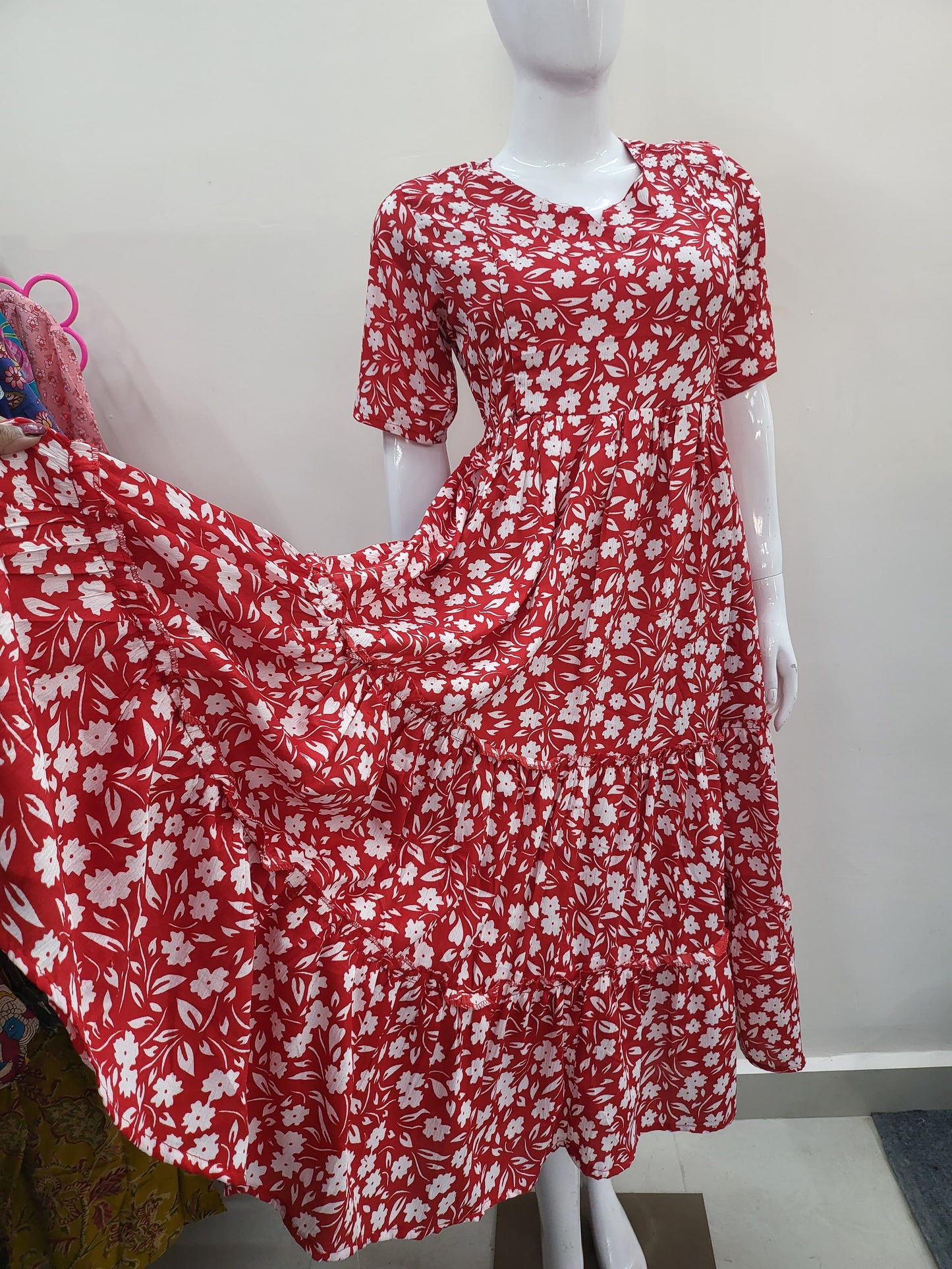 Delta crepe feeding Kurtis red