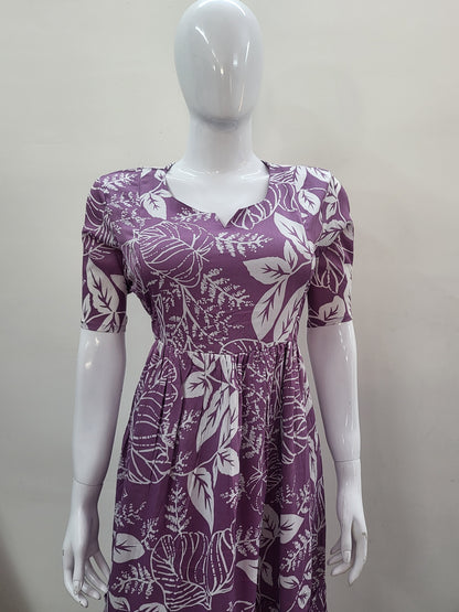 Deltacrepe feeding dresses lav