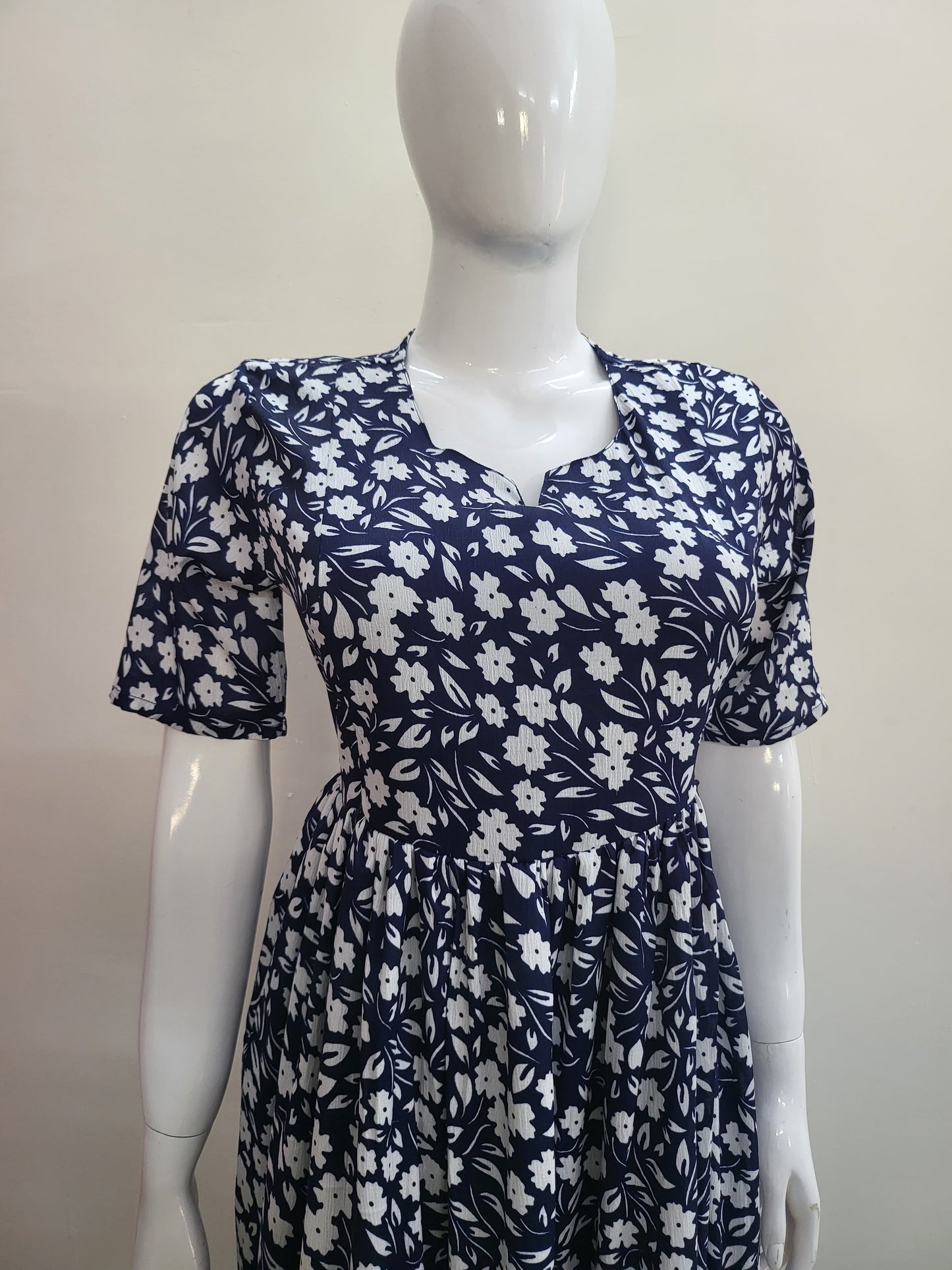 Delta crepe feeding Kurtis blu/ wht