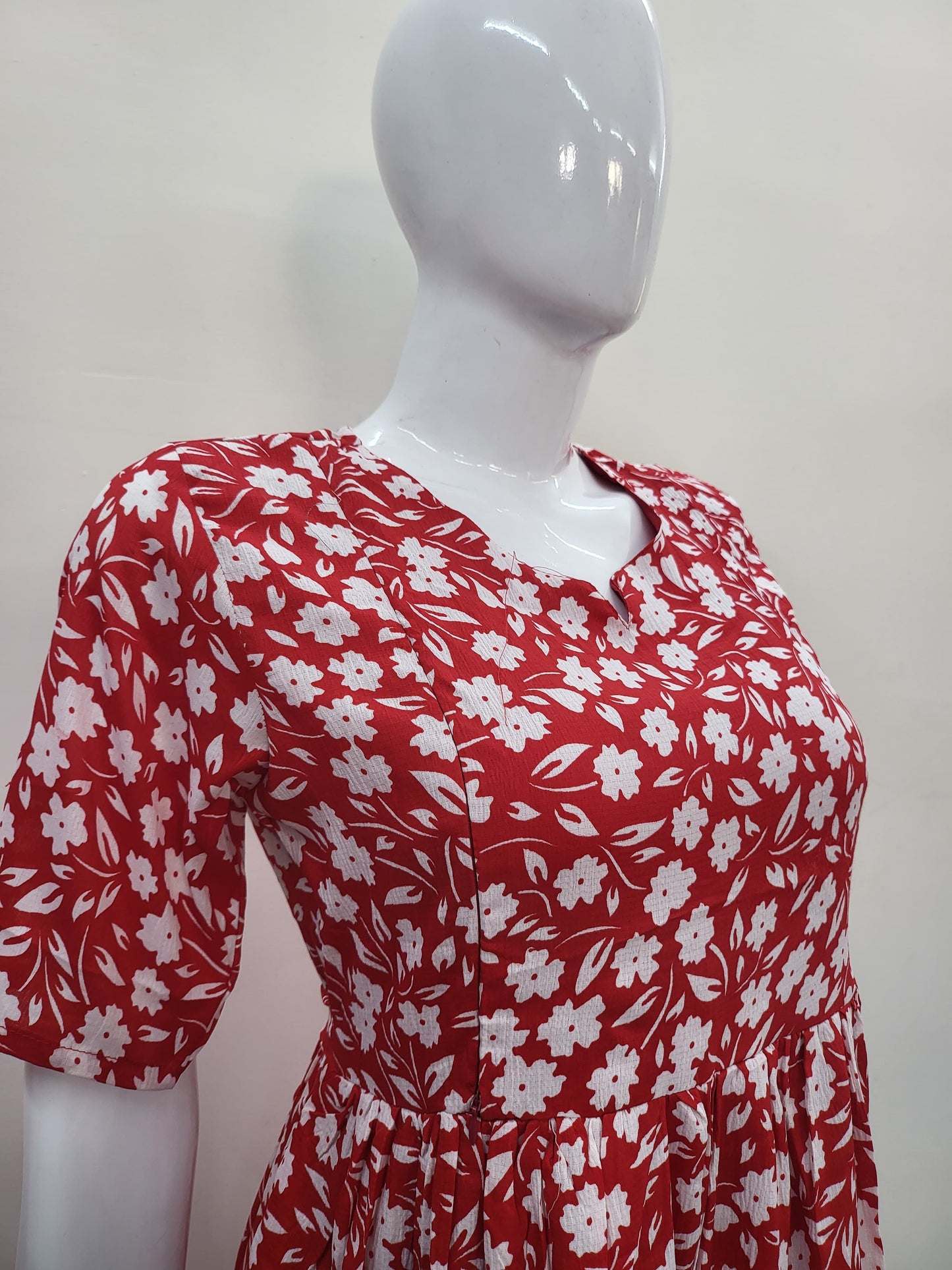 Delta crepe feeding Kurtis red