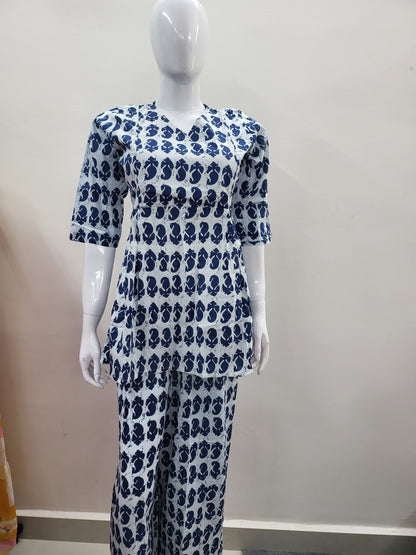 Feeding co ord sets wht/ blu