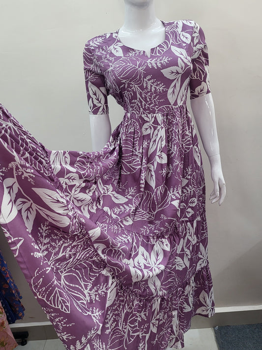 Deltacrepe feeding dresses lav