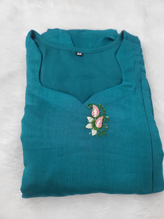 Chinnon silk embroidery feeding blu